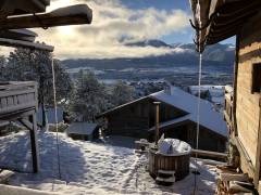 EE32CBF2-493E-4165-91A9-D7CADF438002